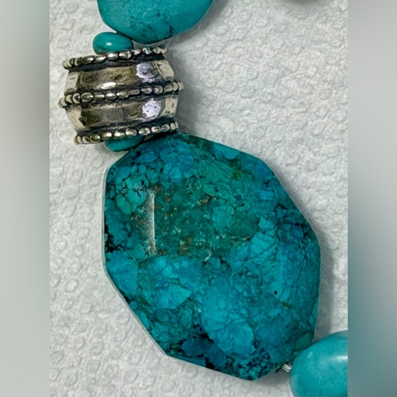 B2162 Retired Silpada Turquoise, Sterling Silver, Magnasite Stretch bracelet - Picture 4 of 7